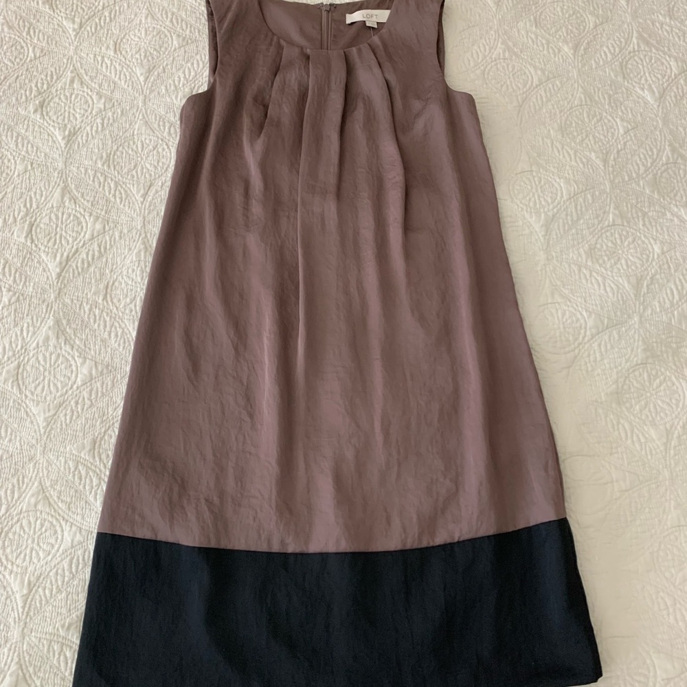 LOFT Size 0 taupe with black border sheath style dress